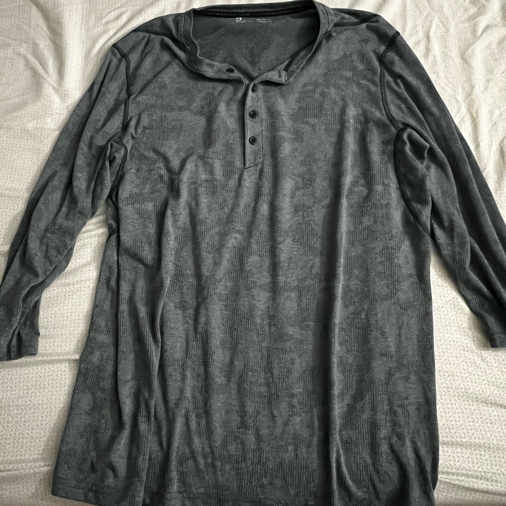 Under Armour 3/4 sleeve shirt